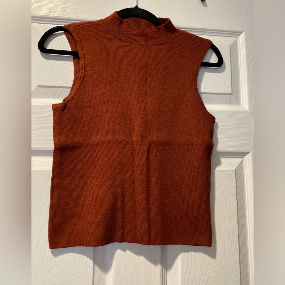 Nine West Sleeveless Mock Neck Tank in Rust Brown